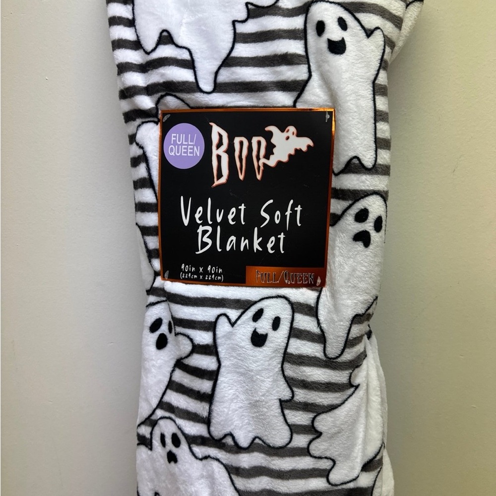 Velvet Soft Ghost Blanket full/queen